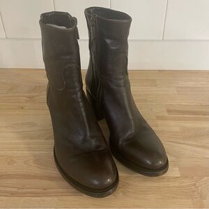 Vintage Rocco P. ankle boots